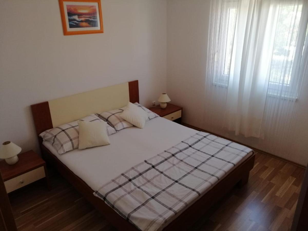 ורסי Apartments Ruzmarin מראה חיצוני תמונה