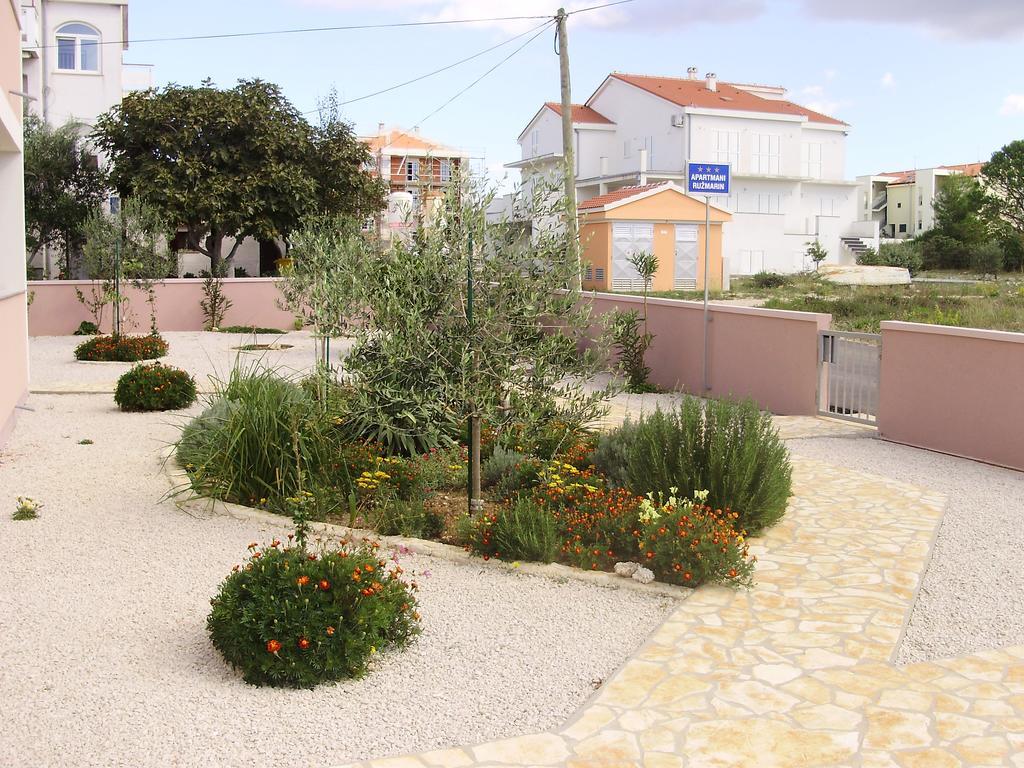 ורסי Apartments Ruzmarin מראה חיצוני תמונה
