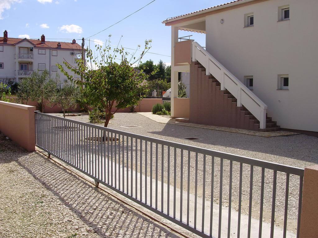 ורסי Apartments Ruzmarin מראה חיצוני תמונה