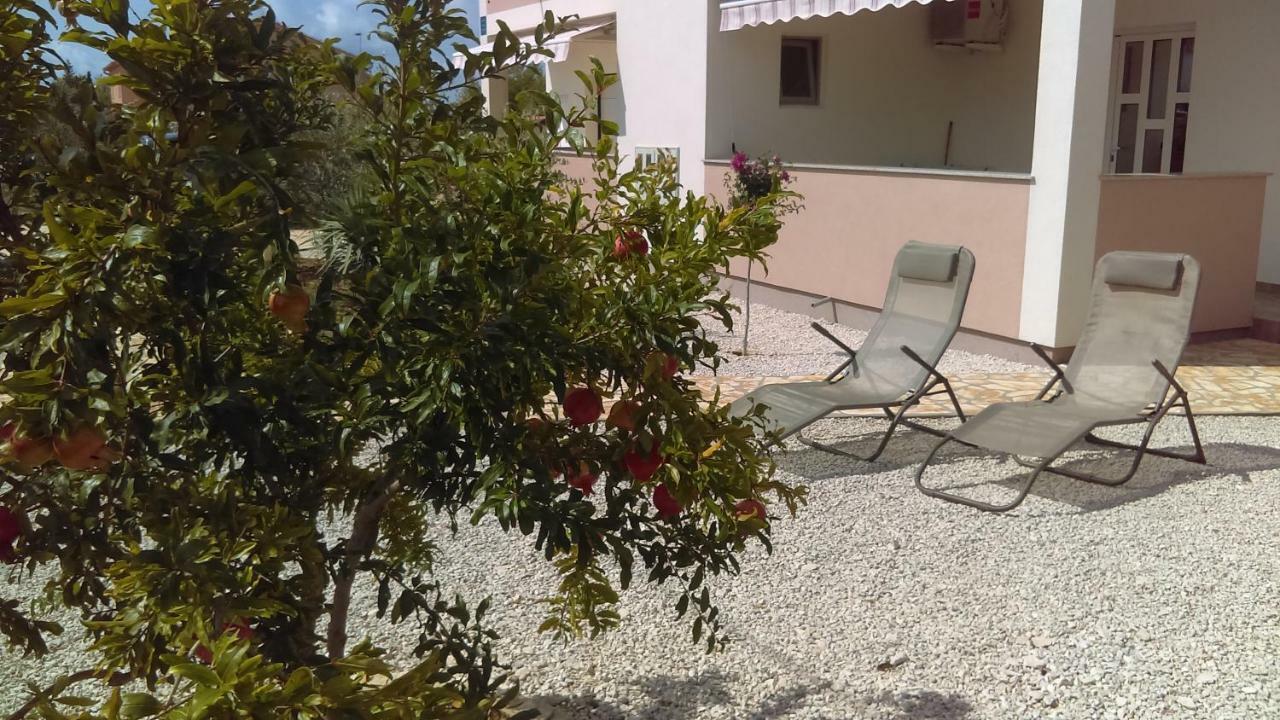 ורסי Apartments Ruzmarin מראה חיצוני תמונה