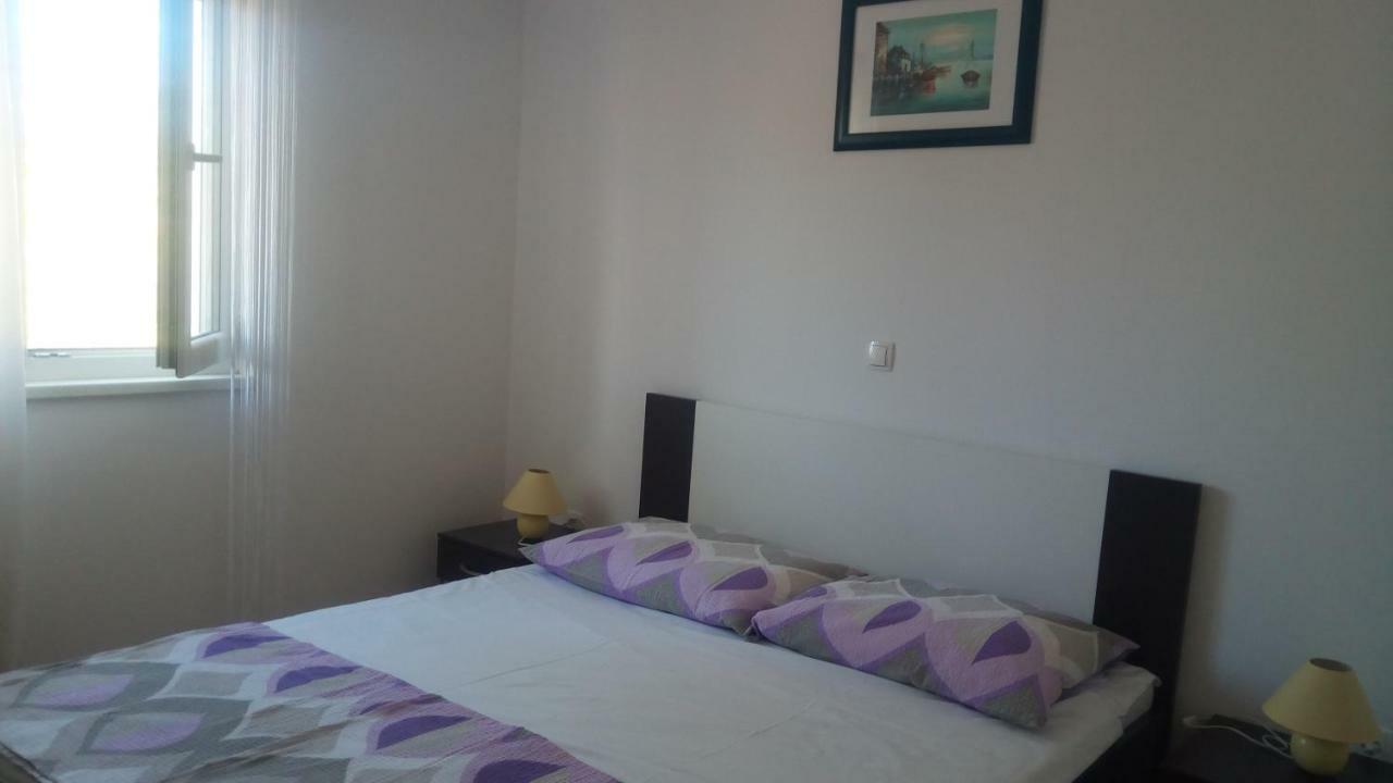 ורסי Apartments Ruzmarin מראה חיצוני תמונה