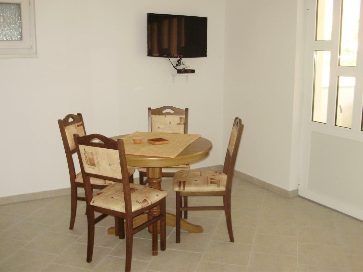 ורסי Apartments Ruzmarin מראה חיצוני תמונה