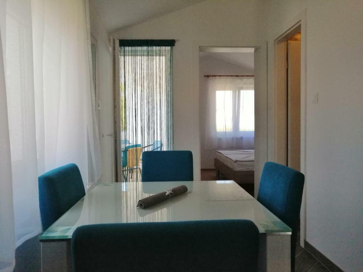 ורסי Apartments Ruzmarin מראה חיצוני תמונה