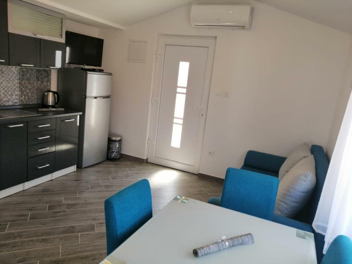 ורסי Apartments Ruzmarin מראה חיצוני תמונה