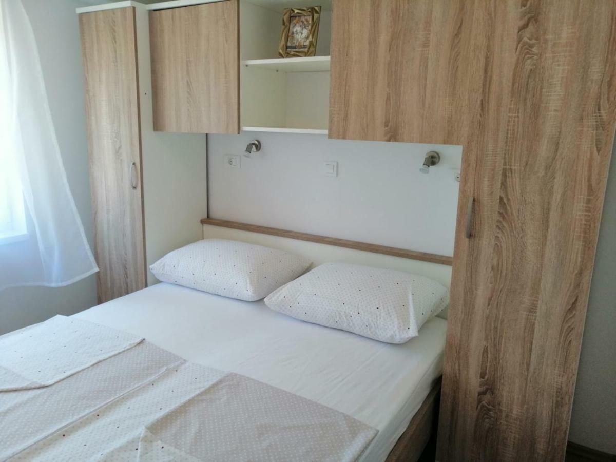 ורסי Apartments Ruzmarin מראה חיצוני תמונה