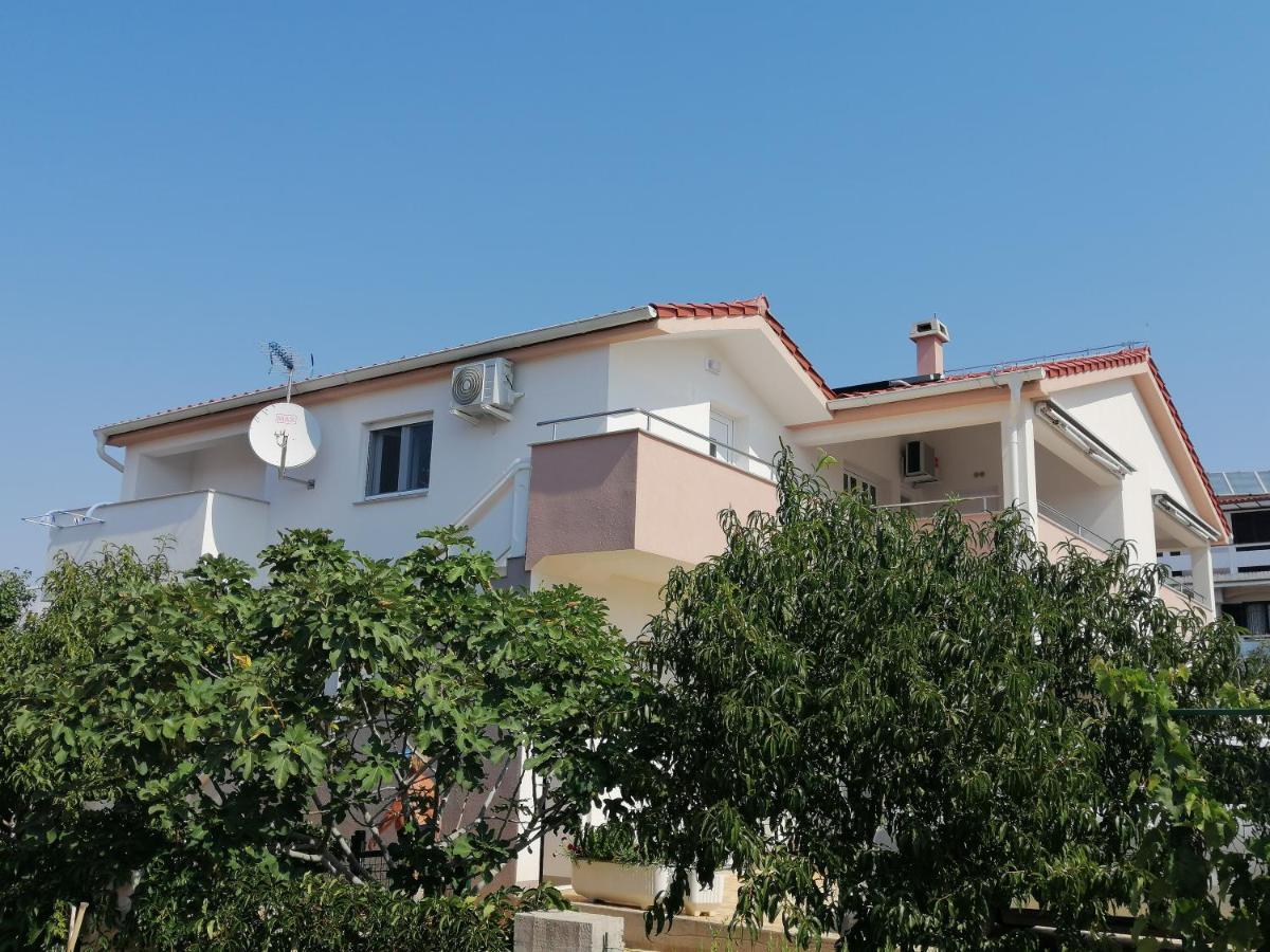 ורסי Apartments Ruzmarin מראה חיצוני תמונה